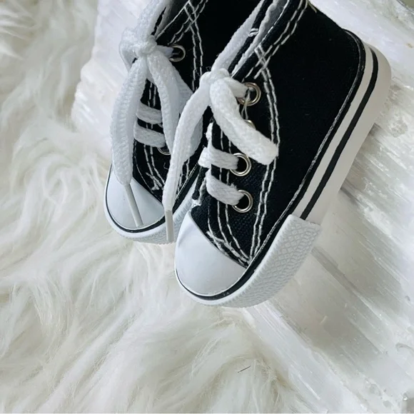 MINI SNEAKER KEYRINGS 2 BLACK his & hers running shoes Athlete Trainers party - Picture 3 of 5